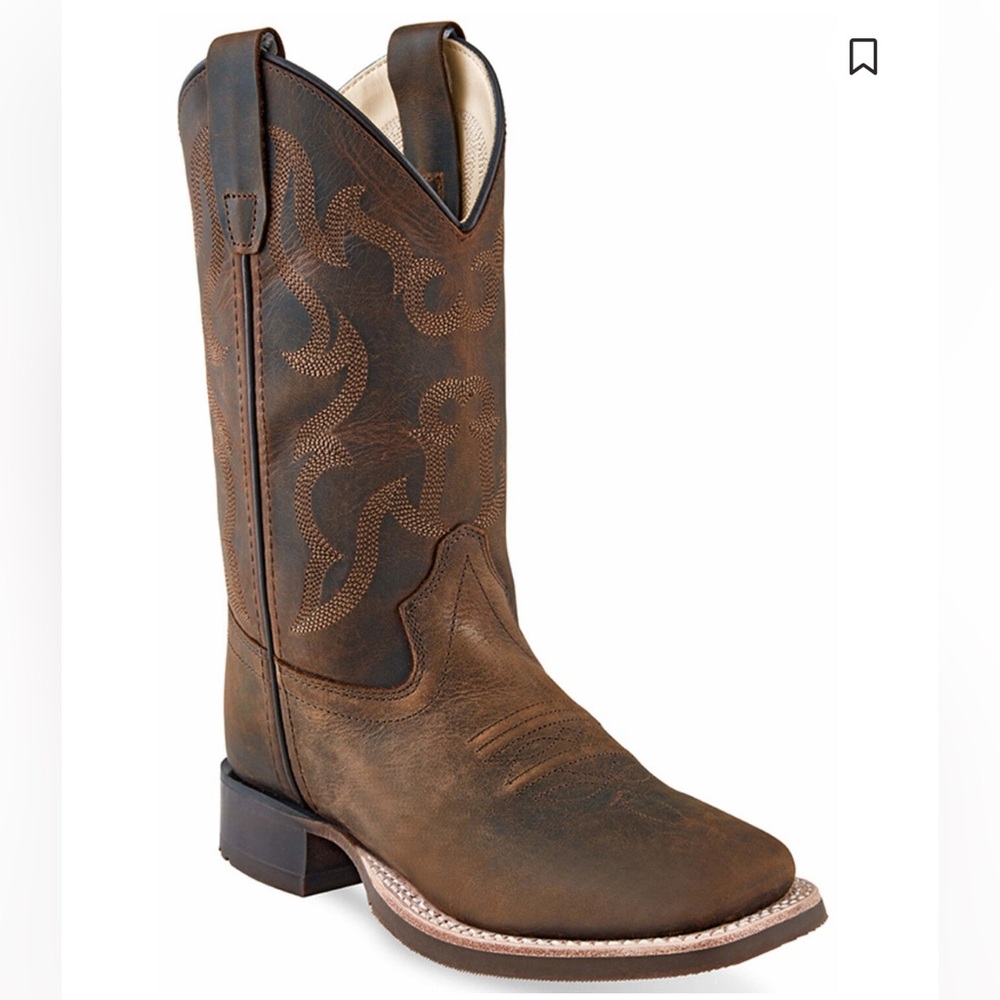 Cody James Boys’ Nash Distressed Broad Square Toe Western Cowboy Boots